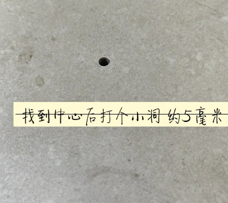 吴桥瓷砖空鼓维修公司专业解答在瓷砖铺贴过程中，如果砂料搅拌不均匀，将会带来以下问题